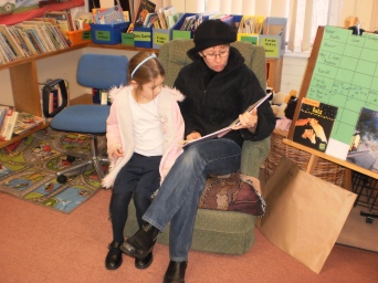 Parents can share a book with their child